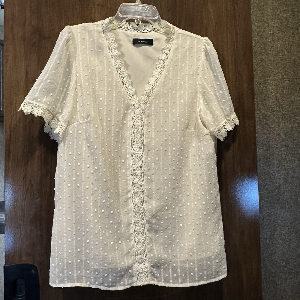Dokotoo Ivory Blouse Size M Swiss Dot Top Crochet Lace Trim Sheer Lined Romance